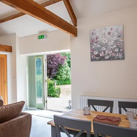 Stables 펜션 셀비